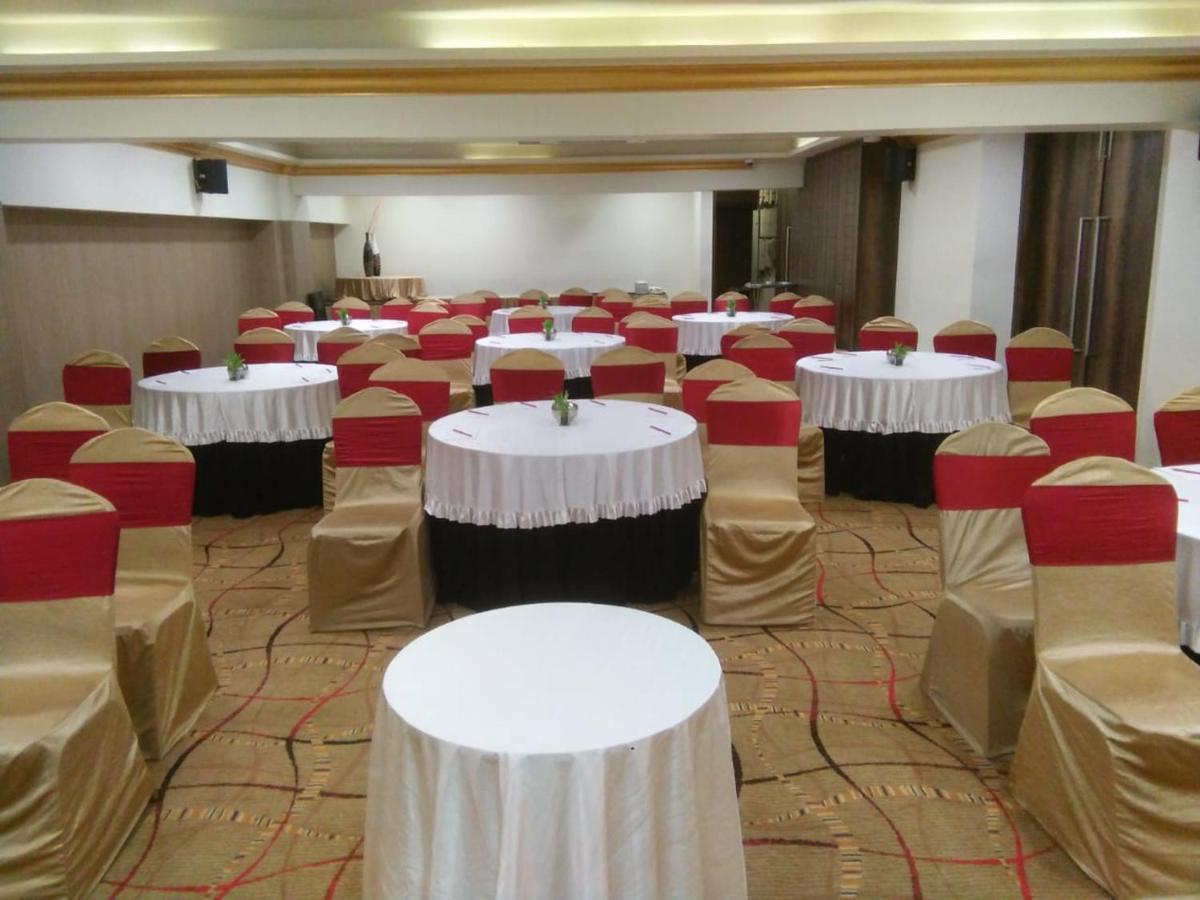 เดอะ เฟิร์น เรซิเดนซี ราชโกต Hotel ราชโกฎิ ภายนอก รูปภาพ