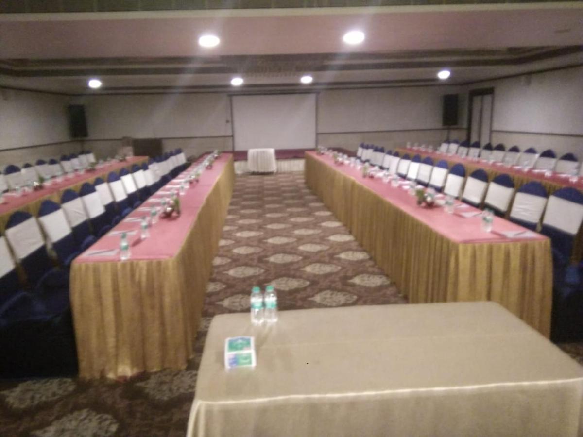 เดอะ เฟิร์น เรซิเดนซี ราชโกต Hotel ราชโกฎิ ภายนอก รูปภาพ
