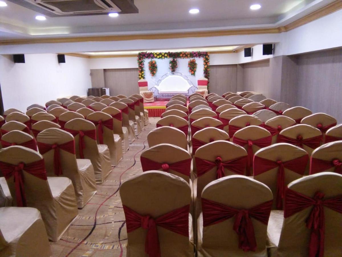 เดอะ เฟิร์น เรซิเดนซี ราชโกต Hotel ราชโกฎิ ภายนอก รูปภาพ
