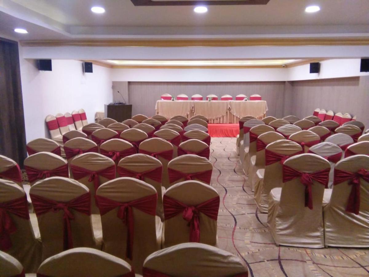 เดอะ เฟิร์น เรซิเดนซี ราชโกต Hotel ราชโกฎิ ภายนอก รูปภาพ