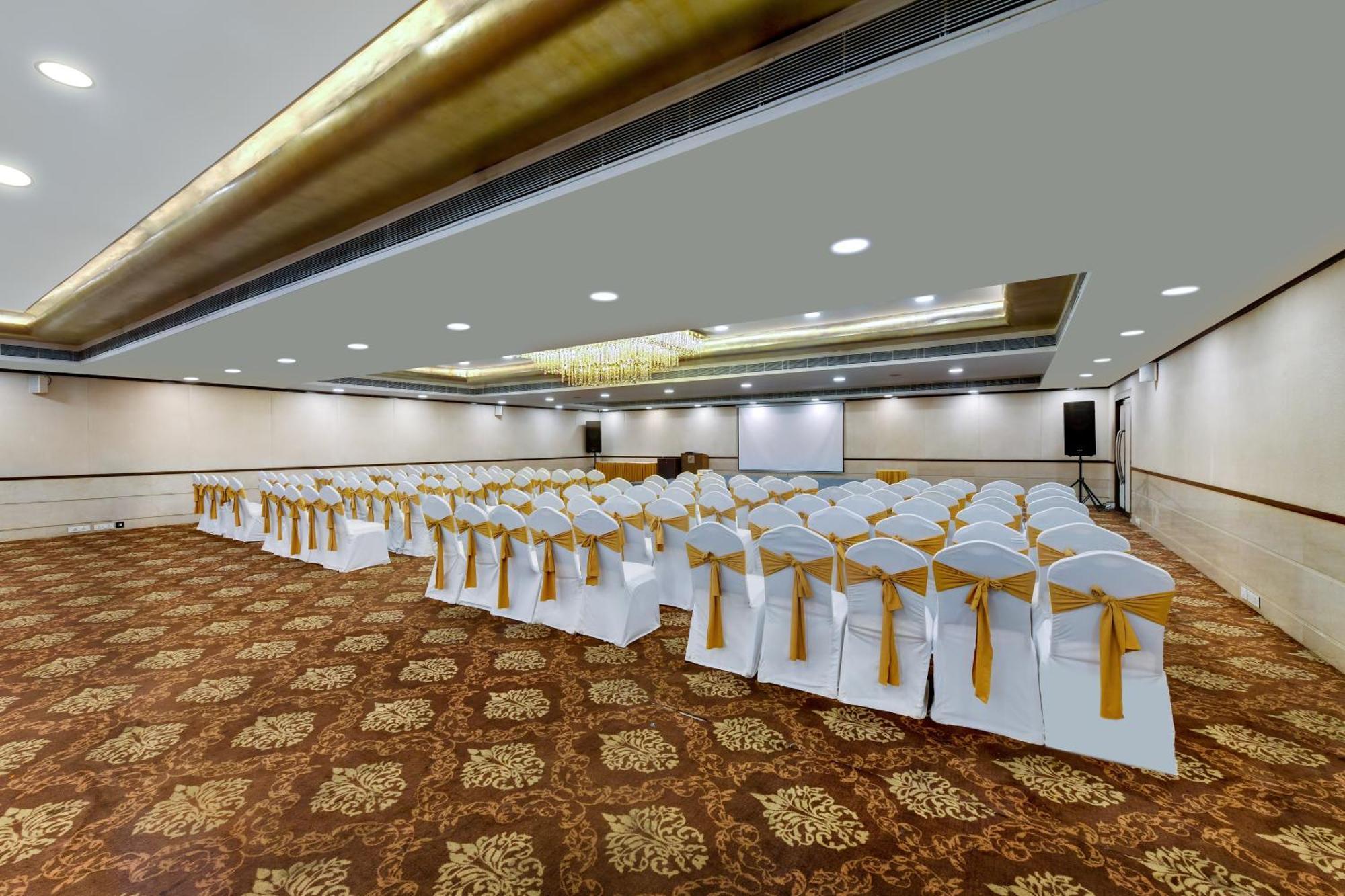 เดอะ เฟิร์น เรซิเดนซี ราชโกต Hotel ราชโกฎิ ภายนอก รูปภาพ